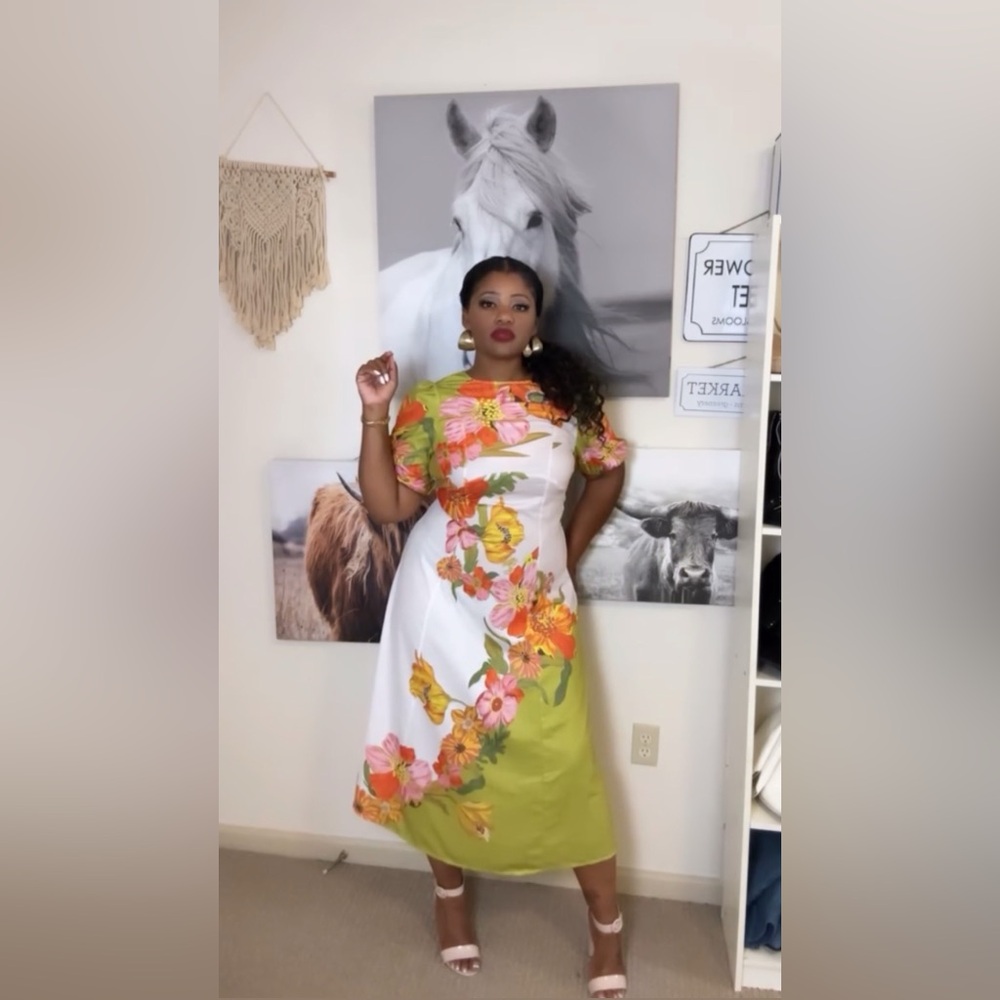 Floral Maxi Dress with Green and Orange Accents - Picture 5 of 16